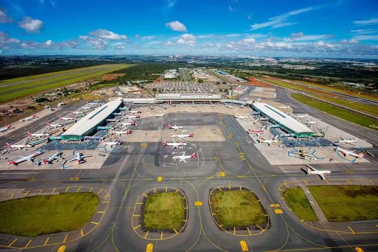 Ameaça de bomba em voo da Azul mobiliza PF e causa atraso de mais de cinco horas em Brasília