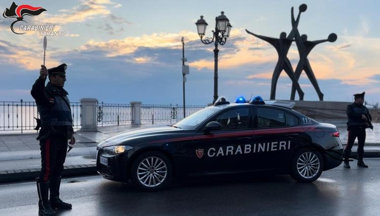 Taranto, stretta dei Carabinieri: controlli, denunce e sequestri