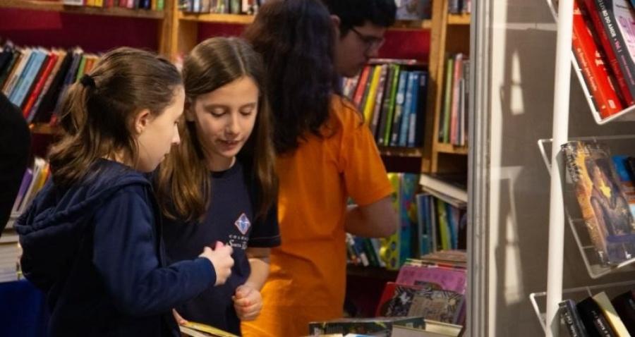 Feira do Livro de 2026 tem abertura marcada pela literatura e pela valorização da cultura em Garibaldi
