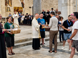 Pace. Un’unica rete di fraternità sotto lo sguardo di San Nicola: la preghiera ecumenica e la consegna del Patto