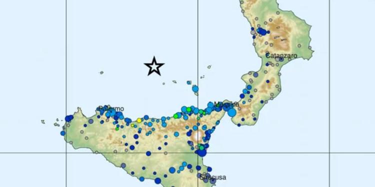 Terremoto alle Eolie, un'altra scossa di magnitudo 5: cosa sta succedendo