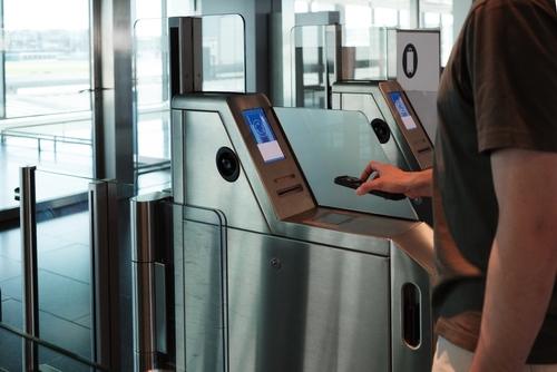 DFW 공항 ‘셀프 탑승 게이트’ 도입…아메리칸항공 자동 탑승 확대