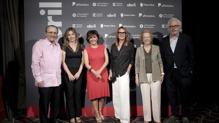 Libros bajo la luna de 'abril': la fiesta que sacó la Feria del Retiro para celebrar el pulso del mundo editorial