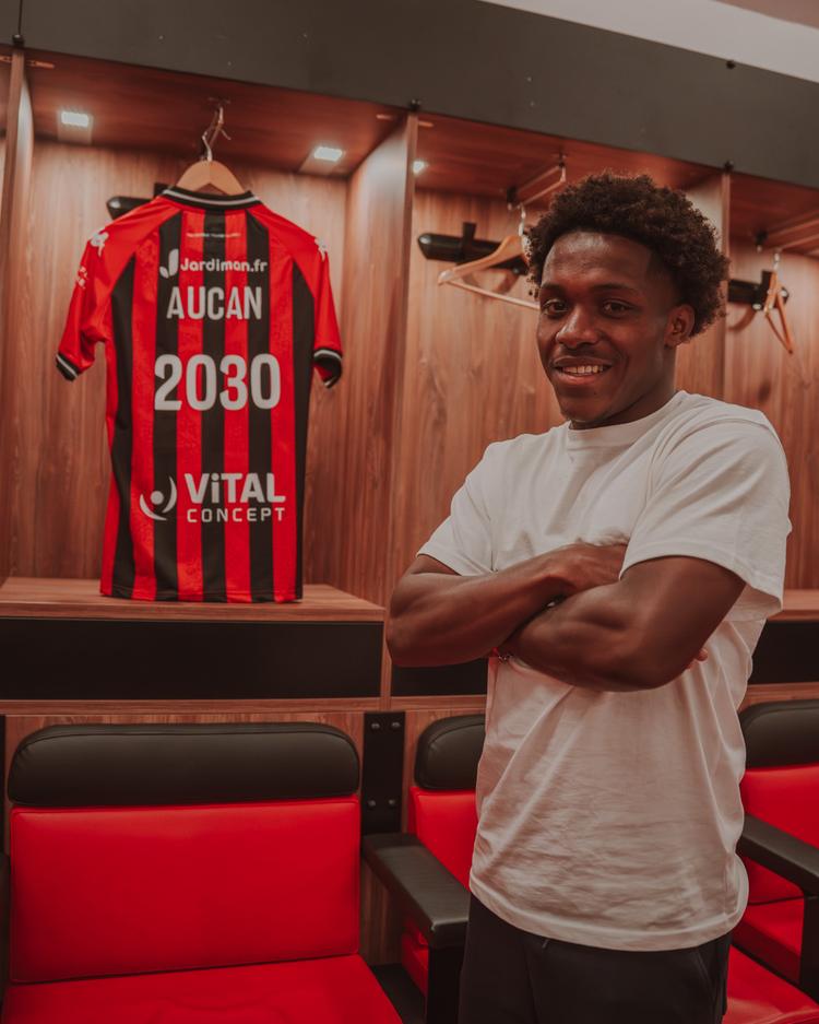 Ewan Aucun passe professionnel En Avant Guingamp EAG AMD02402
