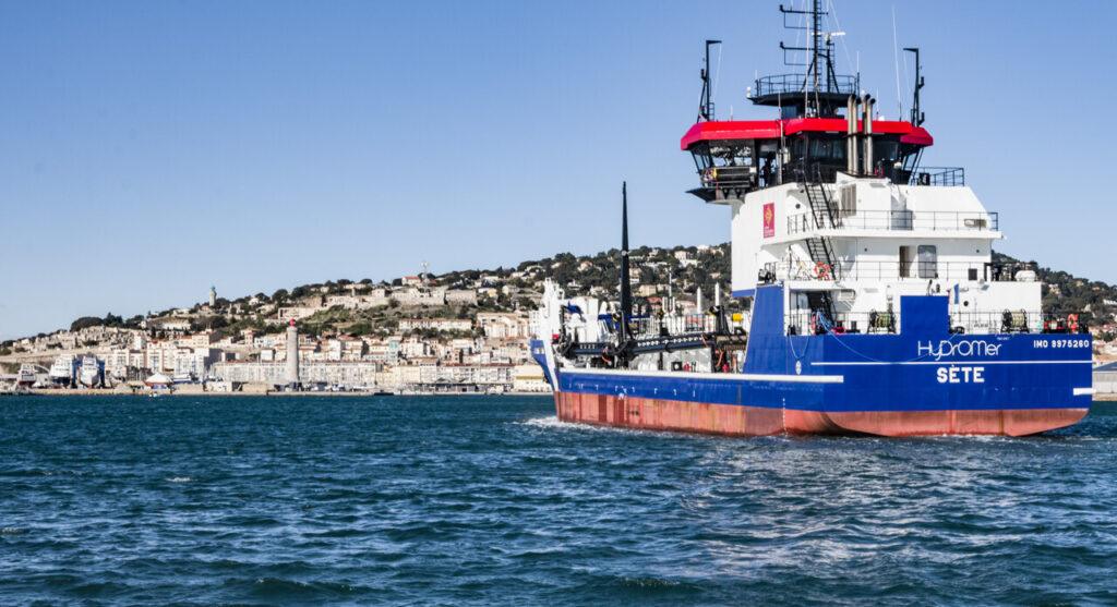 Sète : la nouvelle drague « Hydromer » à bon port