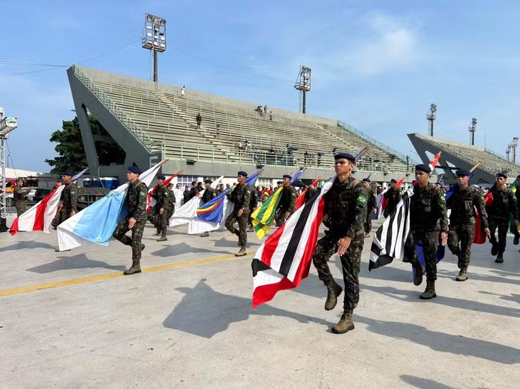 Desfile de 7 de Setembro reúne Forças Armadas e forças de segurança no Sambódromo de Manaus