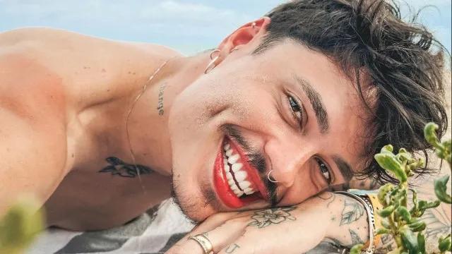 Bomtalvão fala de depressão, ansiedade e seletividade alimentar em peça sobre sua vida