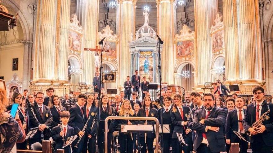La banda de Miraflores-Gibraljaire celebra su 50º aniversario en La Malagueta