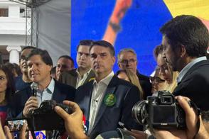Flávio Bolsonaro diz que não vai participar de debate na TV Bandeirantes no domingo (18)