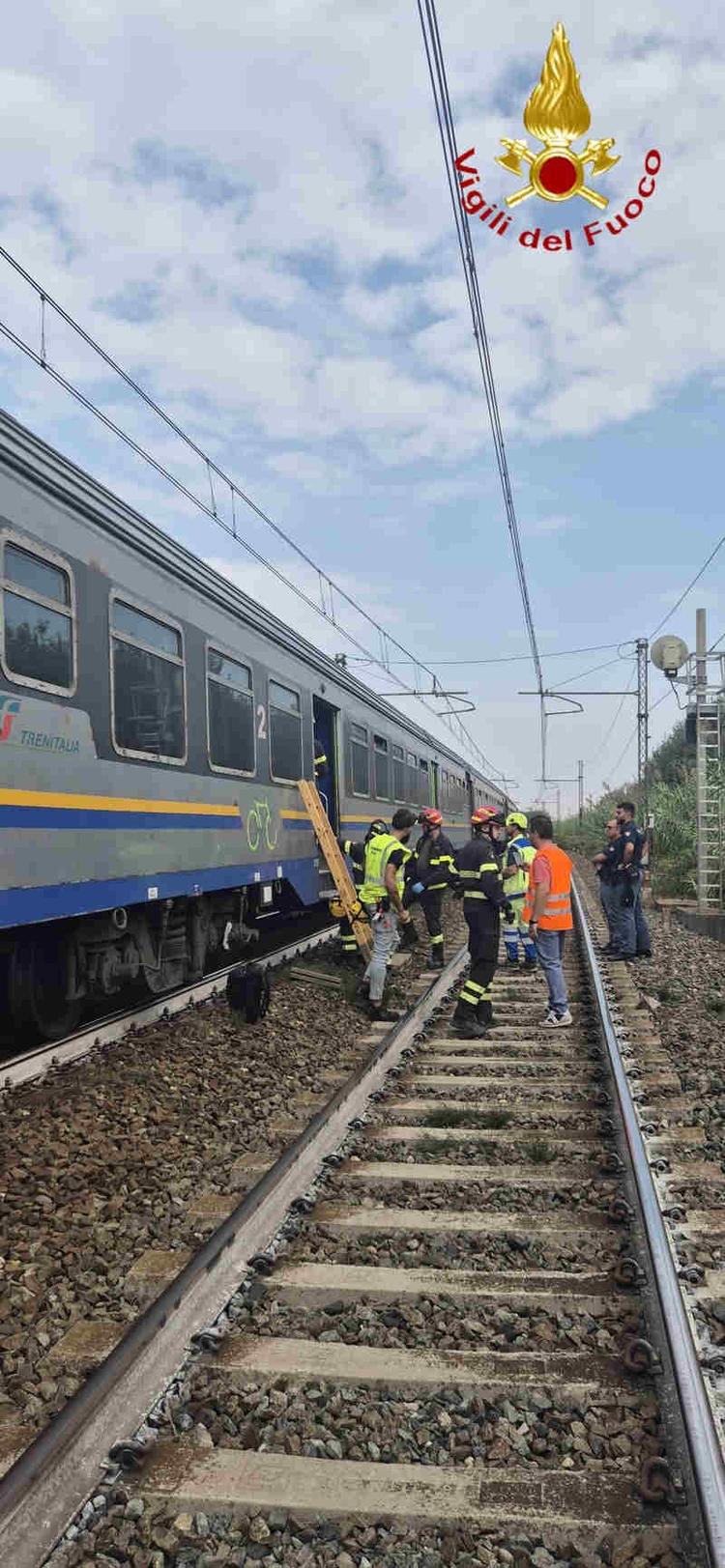 asti alessandria investito dal treno