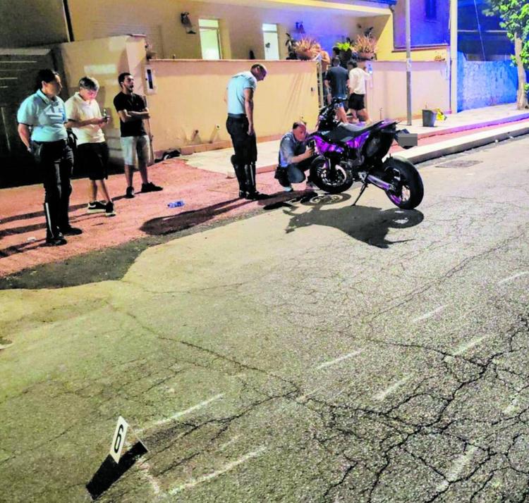 Impenna, perde il controllo della moto e uccide una quindicenne