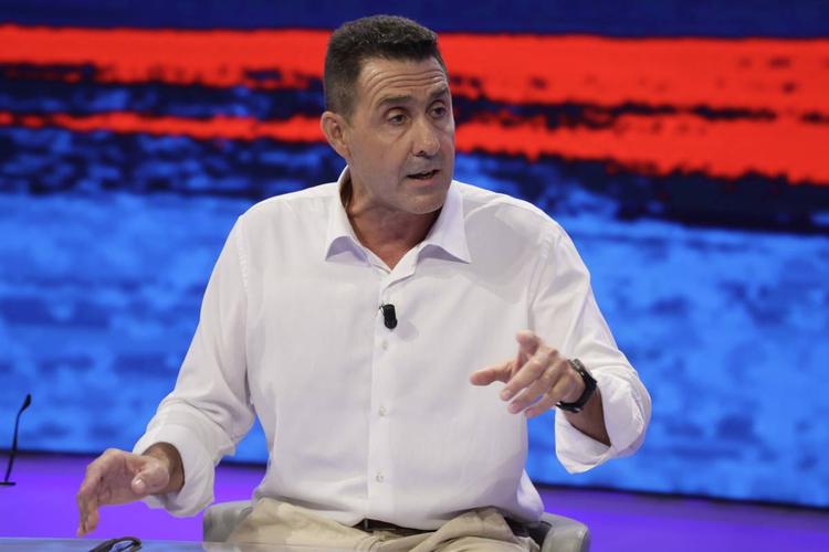 "La7" arruola Vannacci: ma il generale spara a salve