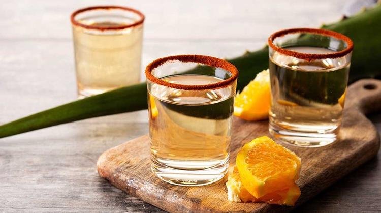 Mezcal de Morelos estrena holograma: Cuatro destilerías logran certificación oficial este año