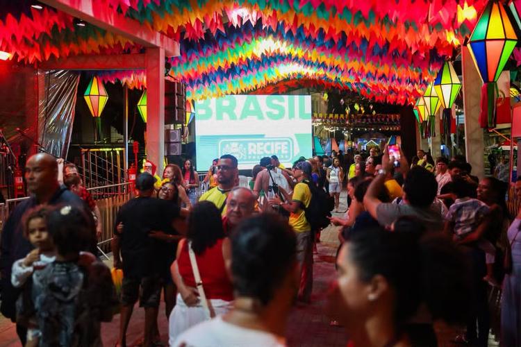 Véspera de São João no Recife em shows de Petrúcio Amorim e Irah Caldeira, quadrilhas juninas e polos infantis; veja programação