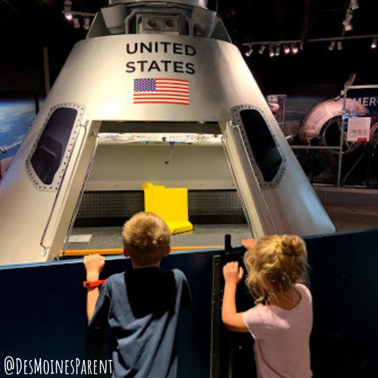 Free fun in Forest Park located in St. Louis, Missouri including the Saint Louis Zoo and Saint Louis Science Center.