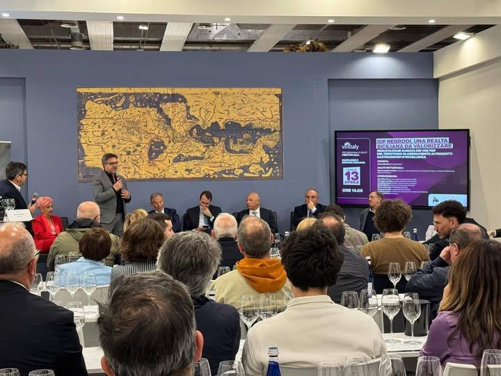 🍇 VINITALY - A VERONA LE REALTÀ VITIVINICOLE E GLI AMMINISTRATORI DEI NEBRODI 🍇 ▶️ Si è svolta dal 12 al 15 aprile 202...