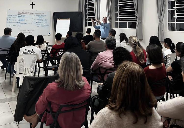 Formar para servir, caminhar para testemunhar!