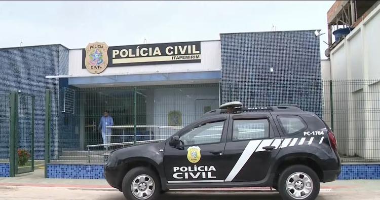 Homem é espancado após tentar sequestrar criança de 5 anos em Itapemirim
