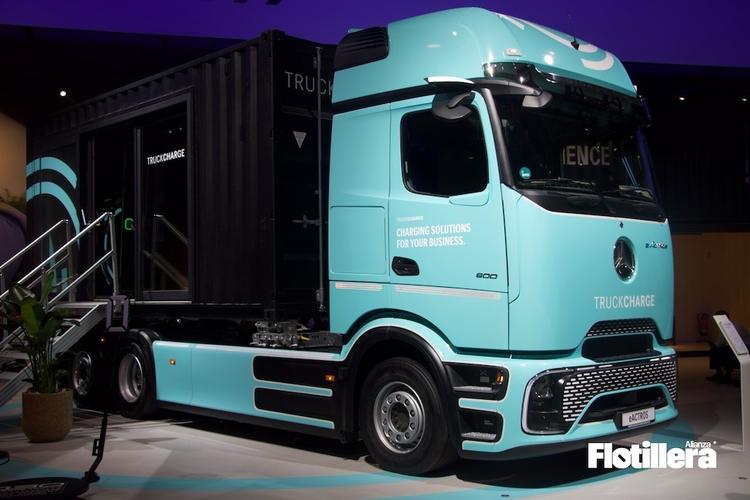 Daimler Truck celebra 130 años de historia en IAA Transportation