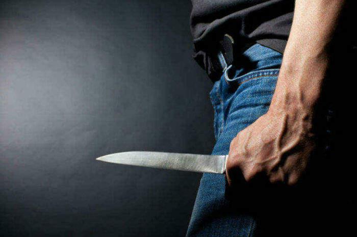 Latisana, minaccia infermieri e medici con un coltello in ospedale: denunciato