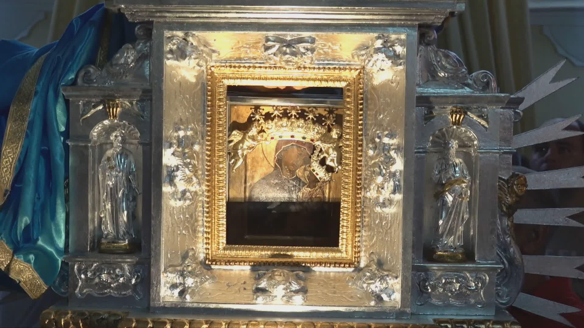 Madonna di Casaluce, ieri la celebrazione della ricorrenza: corteo storico e spettacolo luci laser