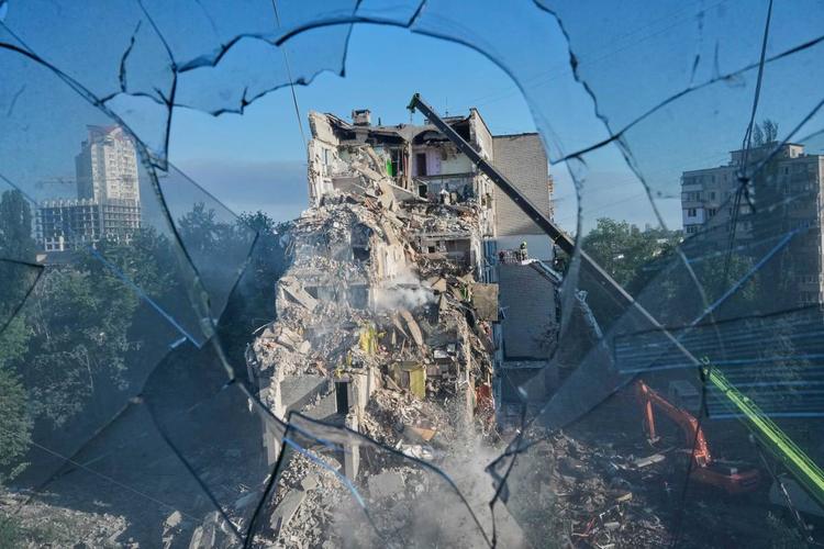 Droni russi su Sumy: 4 vittime, uccisa una bimba di un anno. Fonti Nato: ok a dichiarazione vertice Ankara, sostegno a Kiev per 2026-27