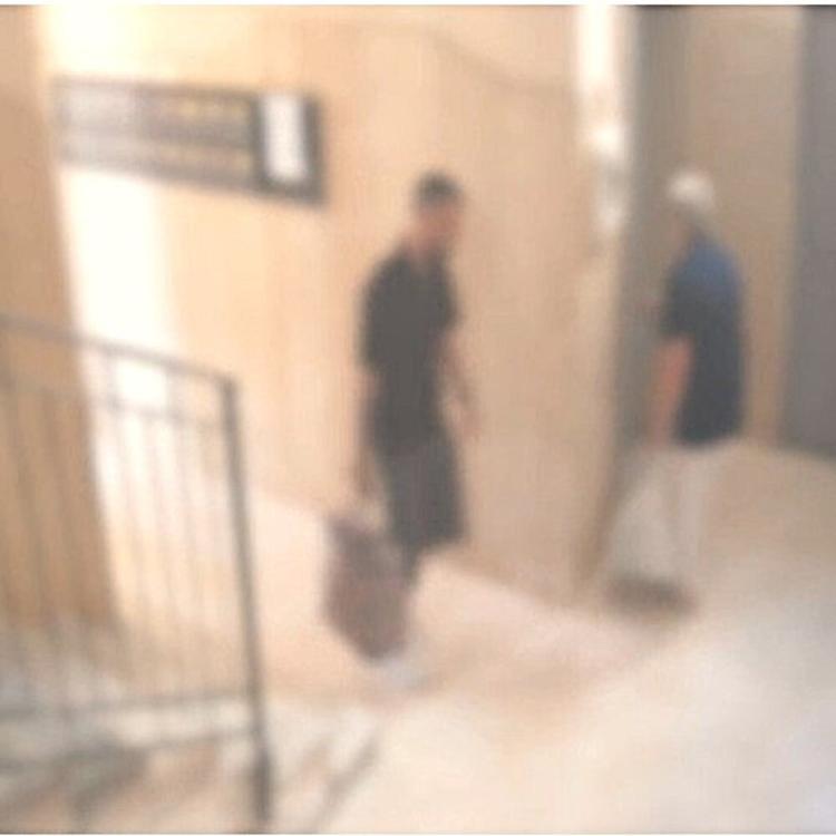 Rapinatore seriale arrestato a Scampia, tradito da un video nell'ascensore