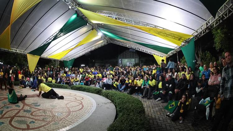 Copa reúne grande público nas Praças Centrais de Extrema