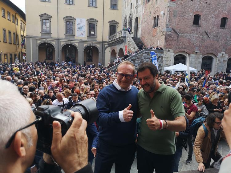 Bagno di folla per Salvini in Toscana