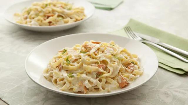 Receita de macarrão ninho com salmão al Limone