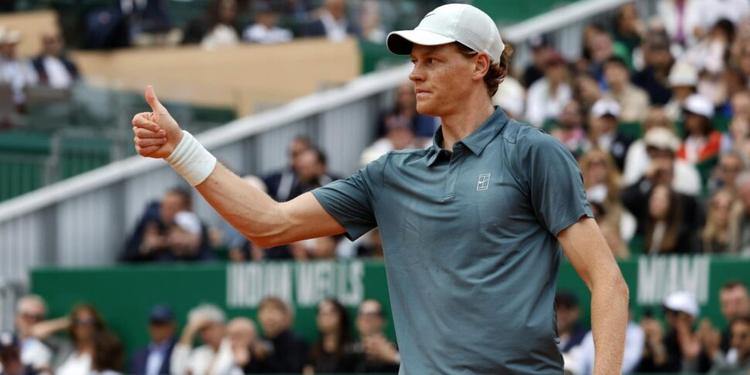 Jannik Sinner si ferma. Salterà anche le Atp Finals di Torino: tornerà nel 2027. "Devo pensare alla mia carriera a lungo termine"