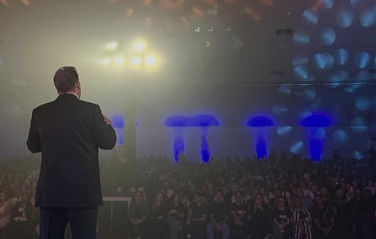 Pastor ensina sobre os dons de profecia e interpretação: “Precisa haver ordem”