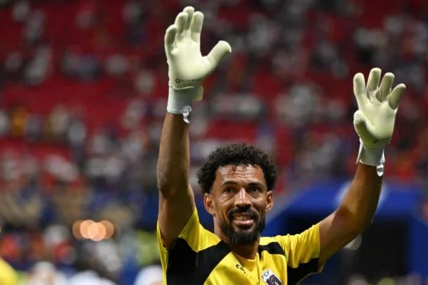 حارس الرأس الأخضر يتحول إلى ظاهرة عالمية بعد كأس العالم
