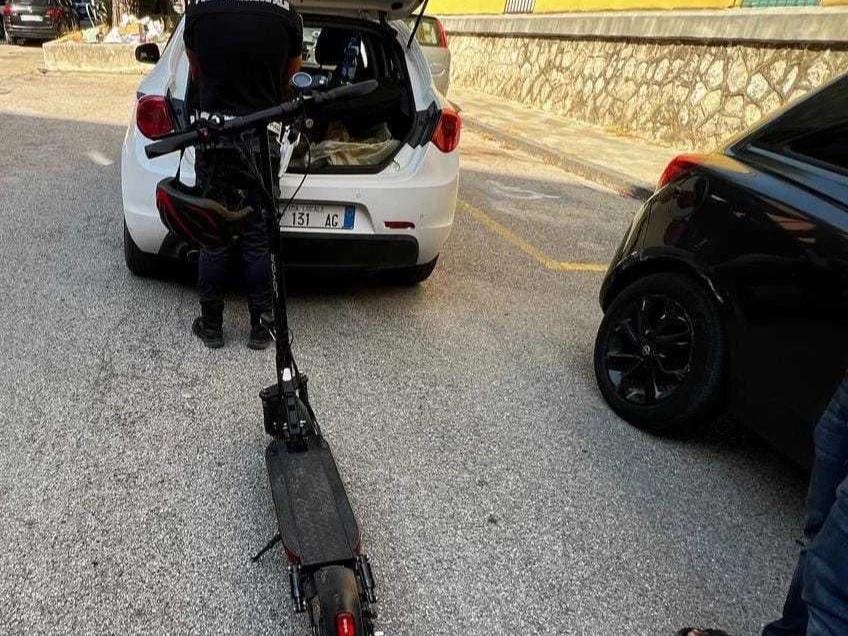 Eboli, controlli a tappeto sui monopattini: raffica di sanzioni per targa e assicurazione