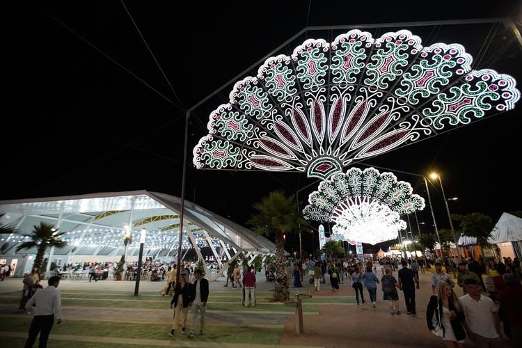 Casetas y Ayuntamiento buscan el acuerdo por la Feria de La Rinconada: «muchas casetas cerrarán con estos precios»