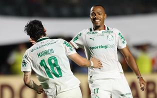 Palmeiras goleia o Vitória por 4 a 0 e abre oito pontos na liderança