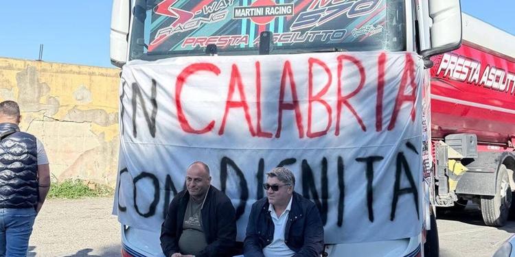 Autotrasporto, “padroncini” in crisi: pieno più caro di 500 euro in 7 mesi