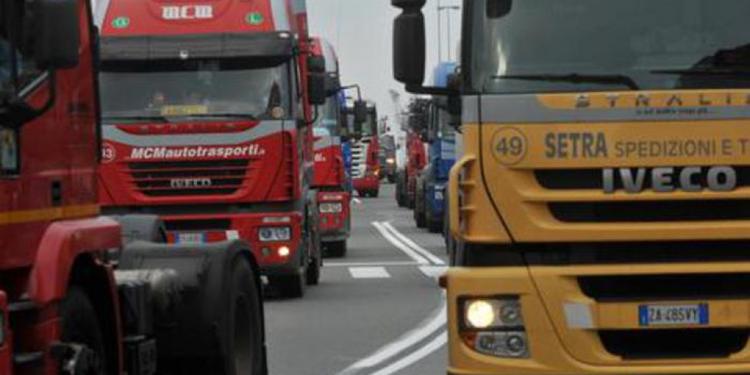 Autotrasporto in crisi in Calabria: rincari del gasolio e liquidità, il comparto chiede interventi urgenti