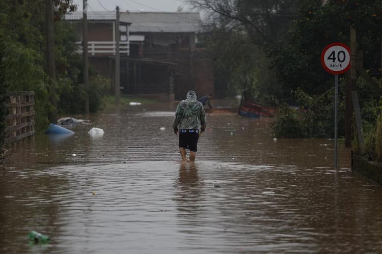 Chuva no RS: mais de mil pessoas estão fora de casa, 128 cidades relatam danos e 6 pessoas ficam feridas