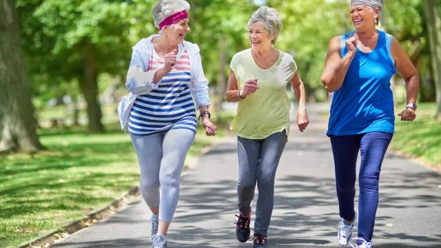 Idosos recorrem à atividade física para cuidar do corpo e da mente