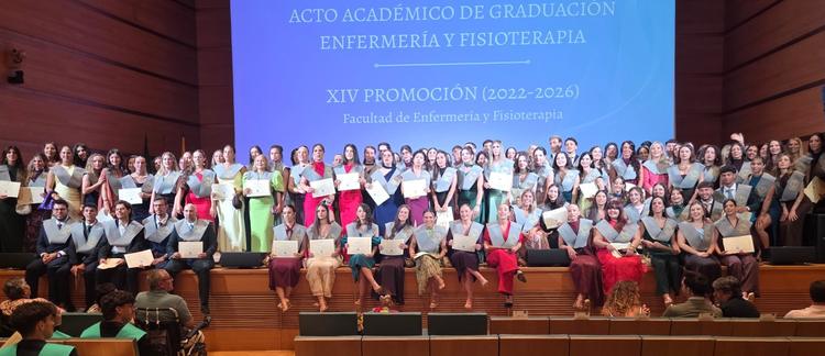 La XIV Promoción de Enfermería y Fisioterapia pone el broche final a su etapa universitaria