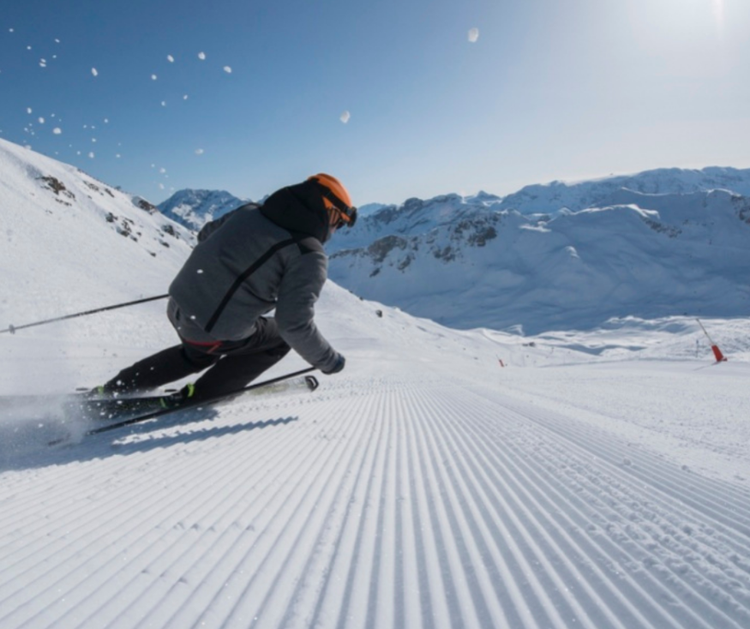 Massif des Ecrins : un skieur de randonnée pris par une avalanche
