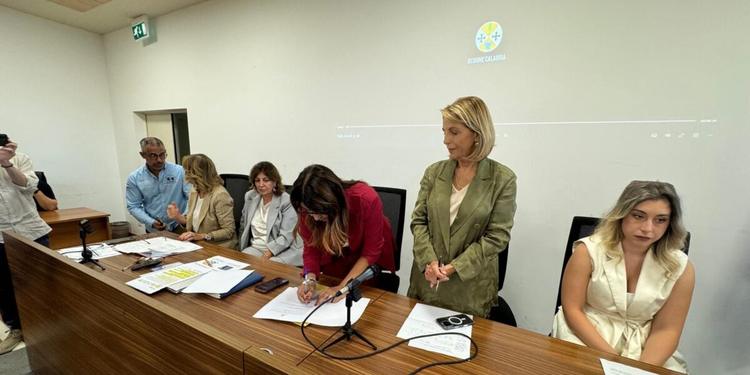 La Regione Calabria presenta il piano triennale contro la violenza sulle donne FOTO