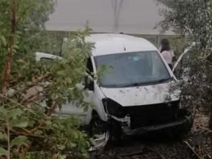 Incidente a Eboli, auto finisce fuori strada in località Scorziello: tre feriti