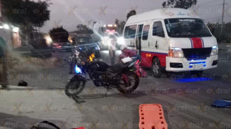 Brutal choque de motociclistas frente al Tianguis Siglo XXI: ambos terminan en el hospital