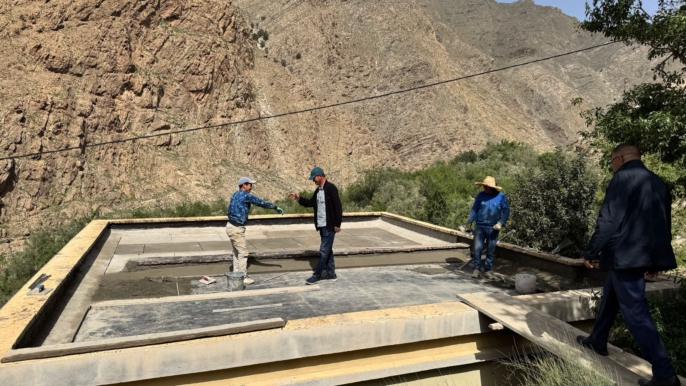 عامل إقليم شيشاوة يتفقد مشاريع تأهيل مؤسسات تعليمية وبنيات طرقية بعدد من الجماعات القروية