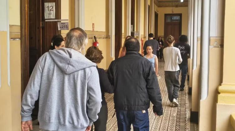 TSE alerta para informações falsas sobre eleitor que 'descobre que outra pessoa votou em seu lugar'