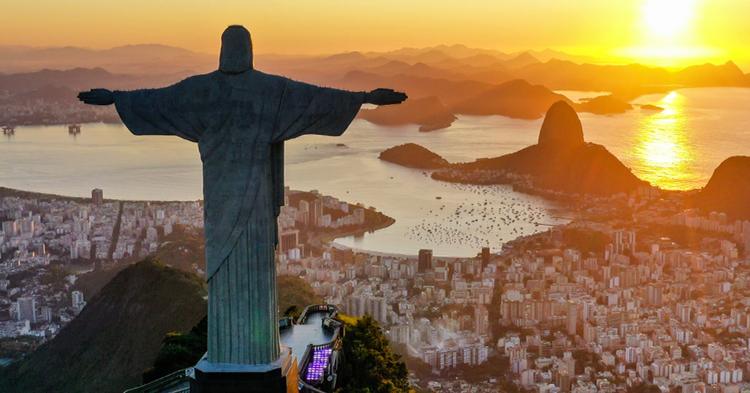 Casal venezuelano é preso após guia denunciar ter sido chamado de ‘macaquito’ por atrapalhar foto no Cristo Redentor