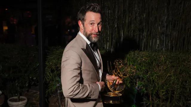 Noah Wyle, de 'The Pitt', é eleito o homem mais sexy do mundo em 2026