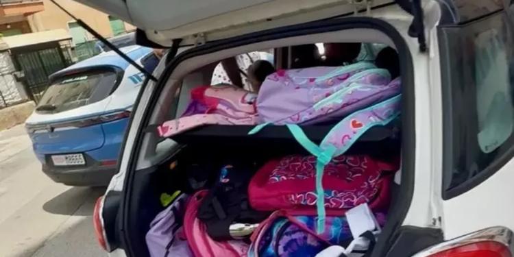 Scuolabus abusivo con una Fiat 500L, 14 minorenni nell'auto a Palermo: autista sanzionata da polizia, convocati i genitori